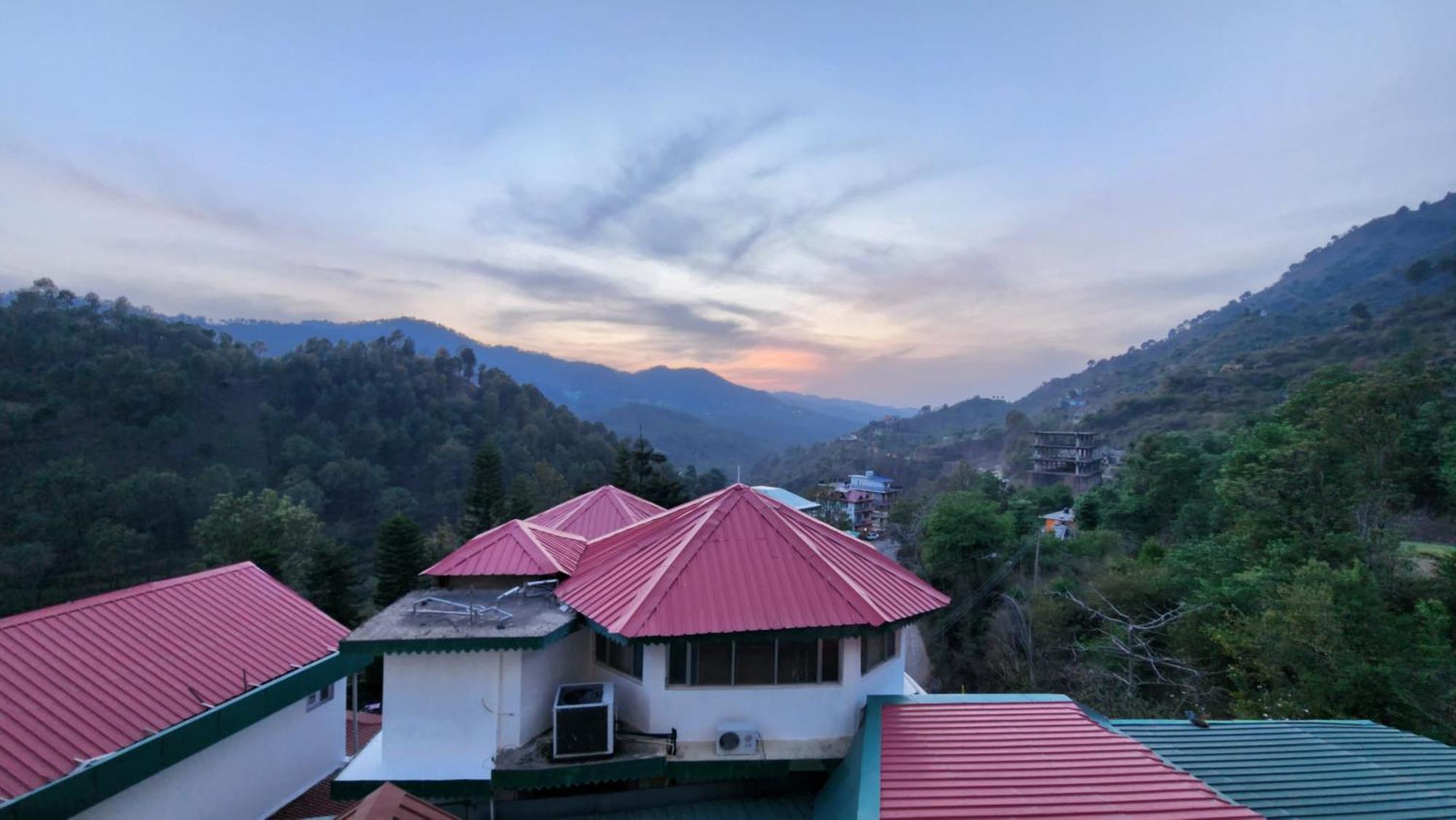 Hotel Royal Ark - Kasauli Extérieur photo