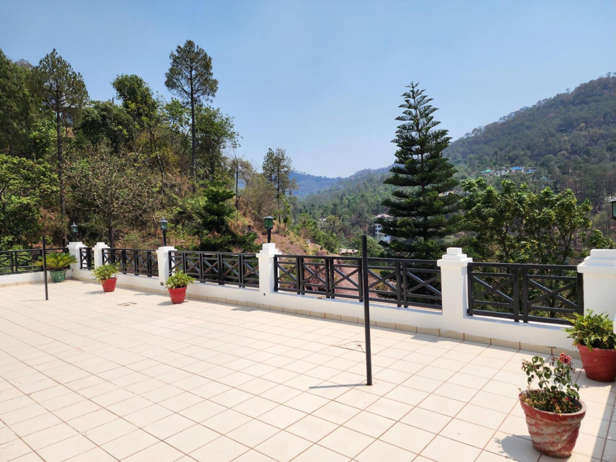 Hotel Royal Ark - Kasauli Extérieur photo