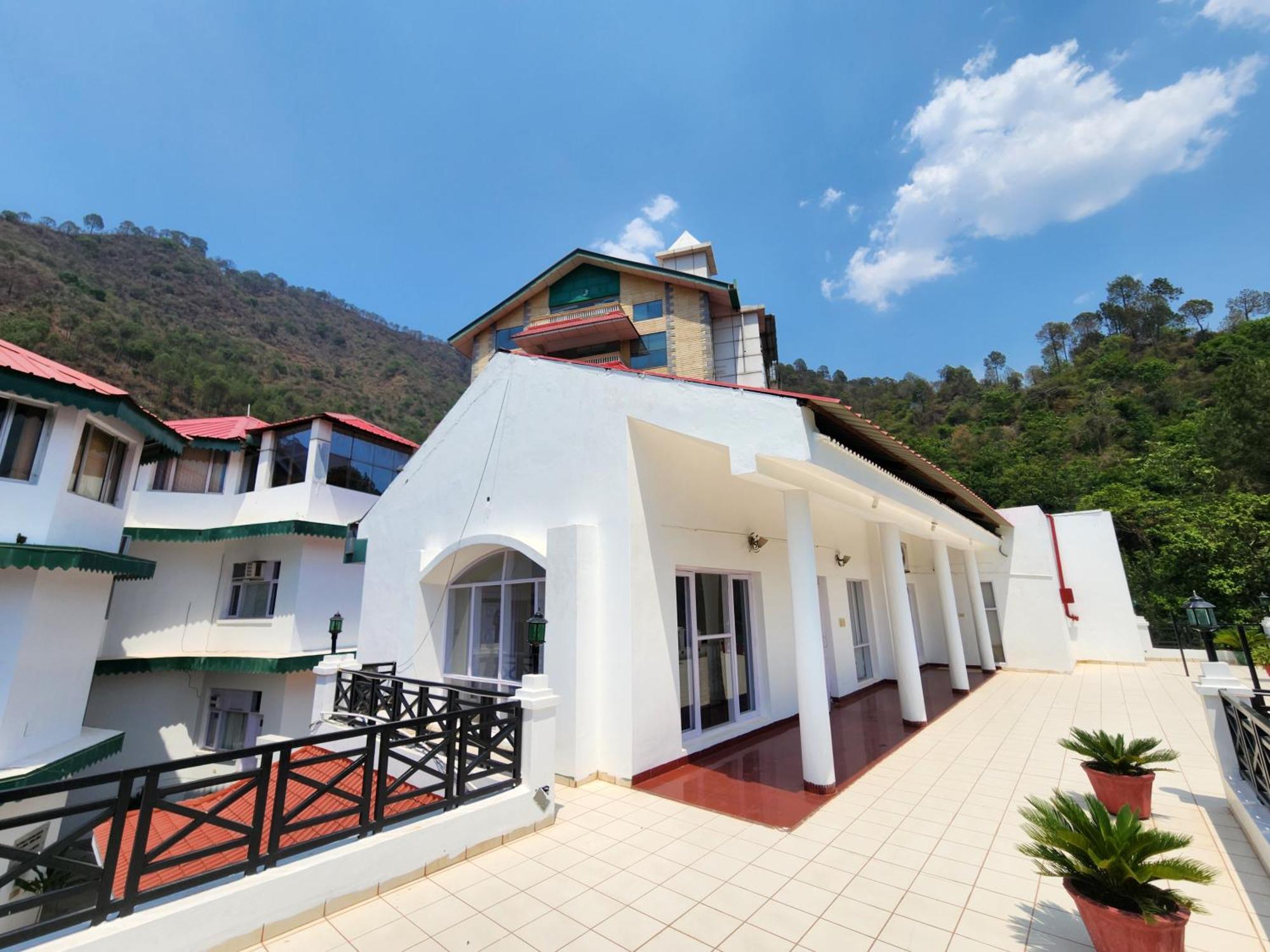 Hotel Royal Ark - Kasauli Extérieur photo