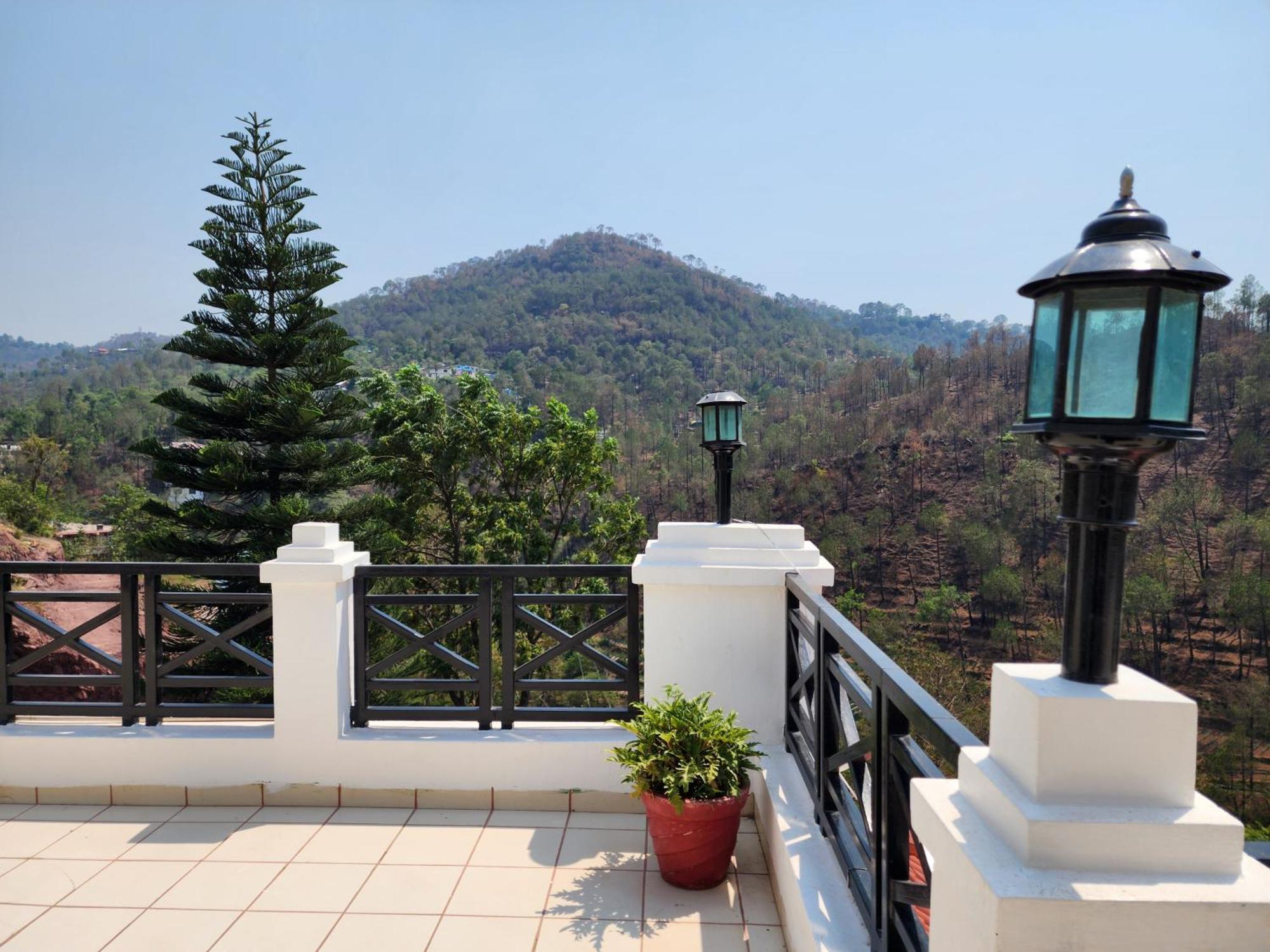 Hotel Royal Ark - Kasauli Extérieur photo