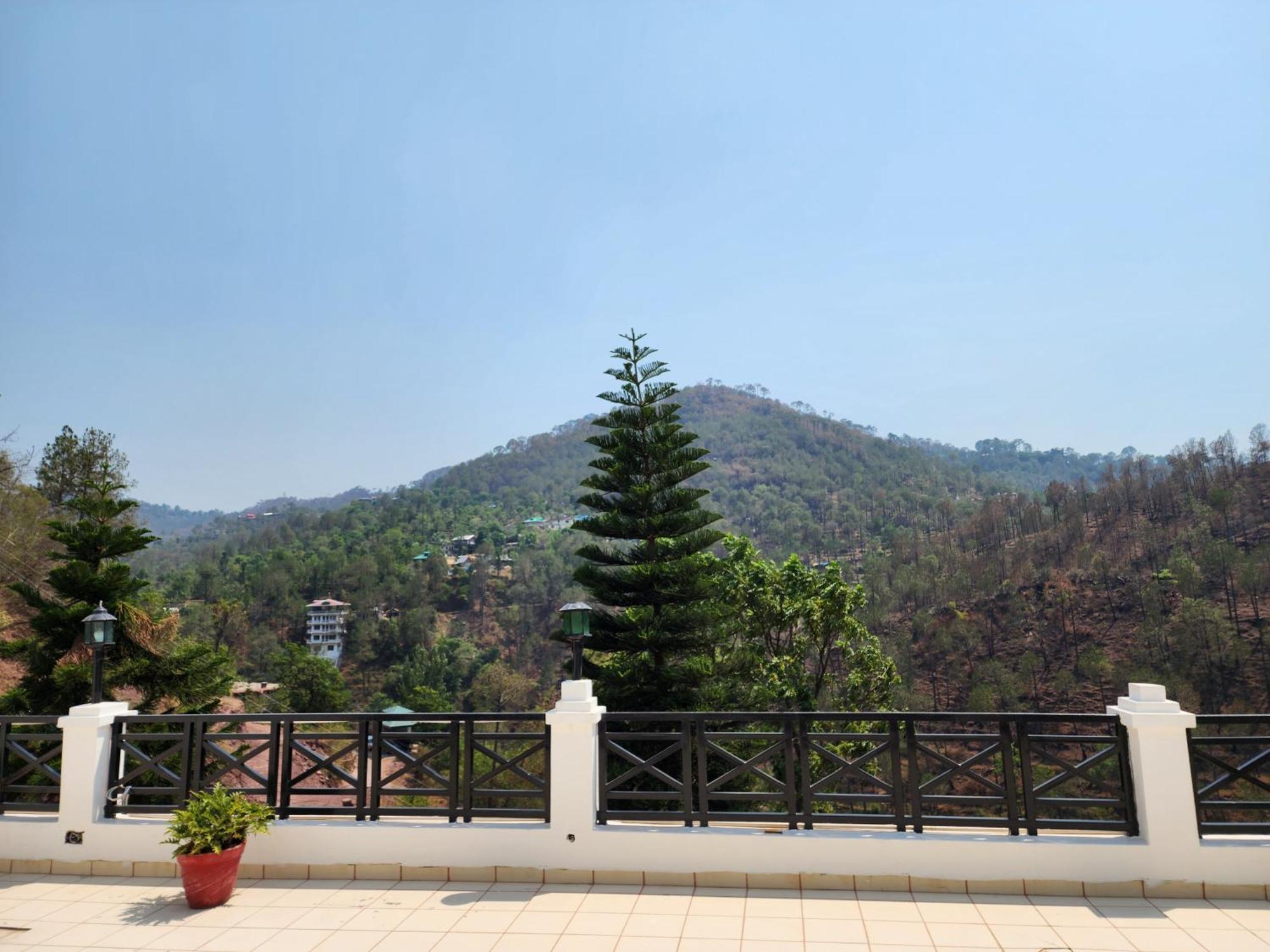 Hotel Royal Ark - Kasauli Extérieur photo