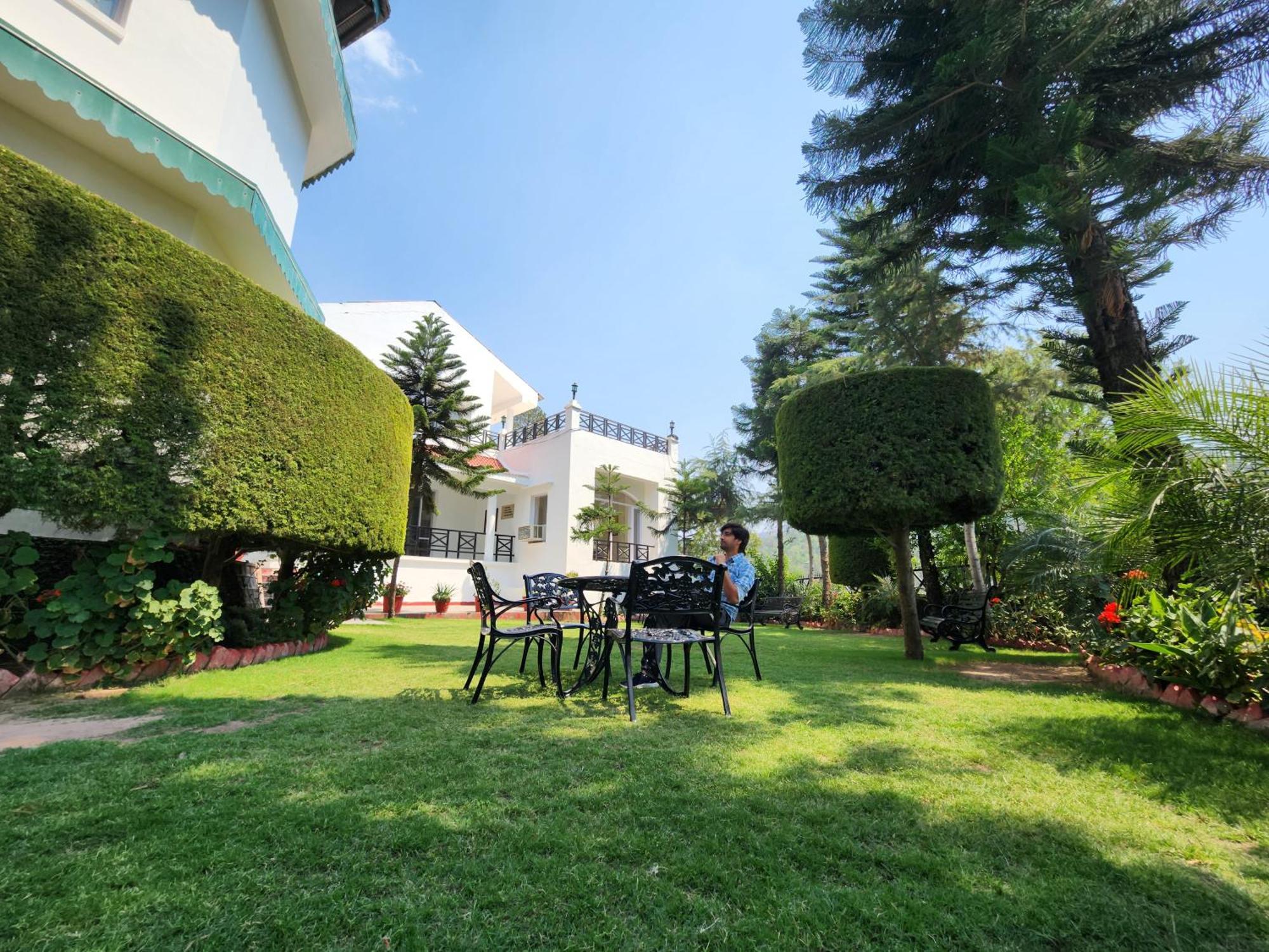 Hotel Royal Ark - Kasauli Extérieur photo